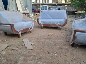 እብድ እብድ ያሉ የዋንዛ Sofaዎችን ሲፈልጉ Helloo ይበሉን