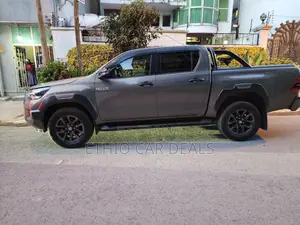 Toyota Hilux Revo Smart Cab Deisel 2.4 AWD 2022 Beige