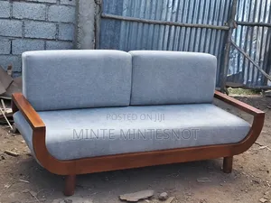 እብድ እብድ ያሉ የዋንዛ Sofaዎችን ሲፈልጉ Helloo ይበሉን