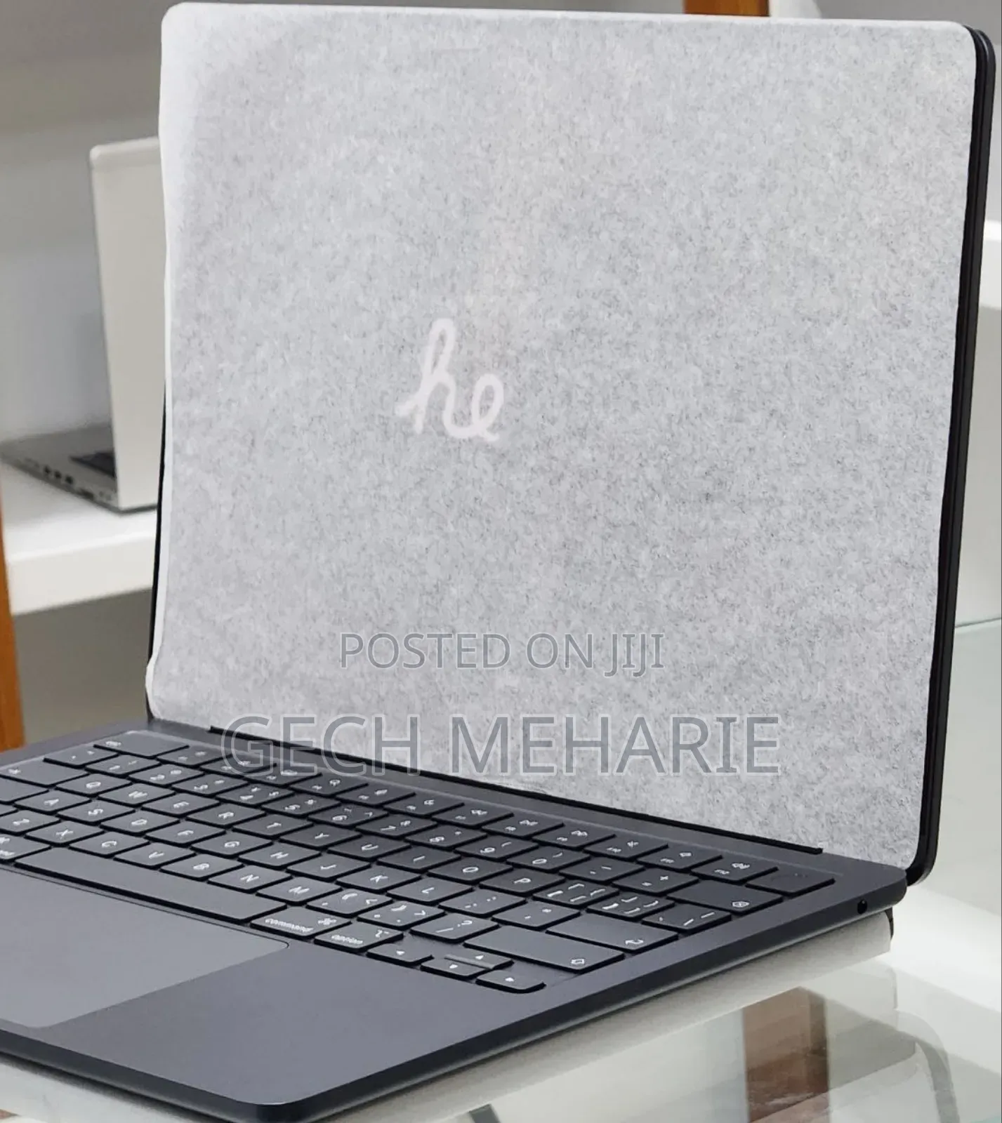 New Laptop Apple MacBook Air 2025 M4 13-Inch 16GB Apple M4 SSD 256GB