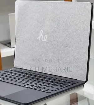 New Laptop Apple MacBook Air 2025 M4 13-Inch 16GB Apple M4 SSD 256GB