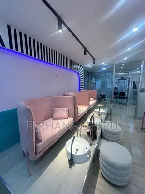 Nail Salun for Rent