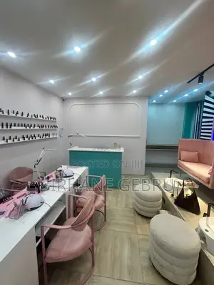 Nail Salun for Rent