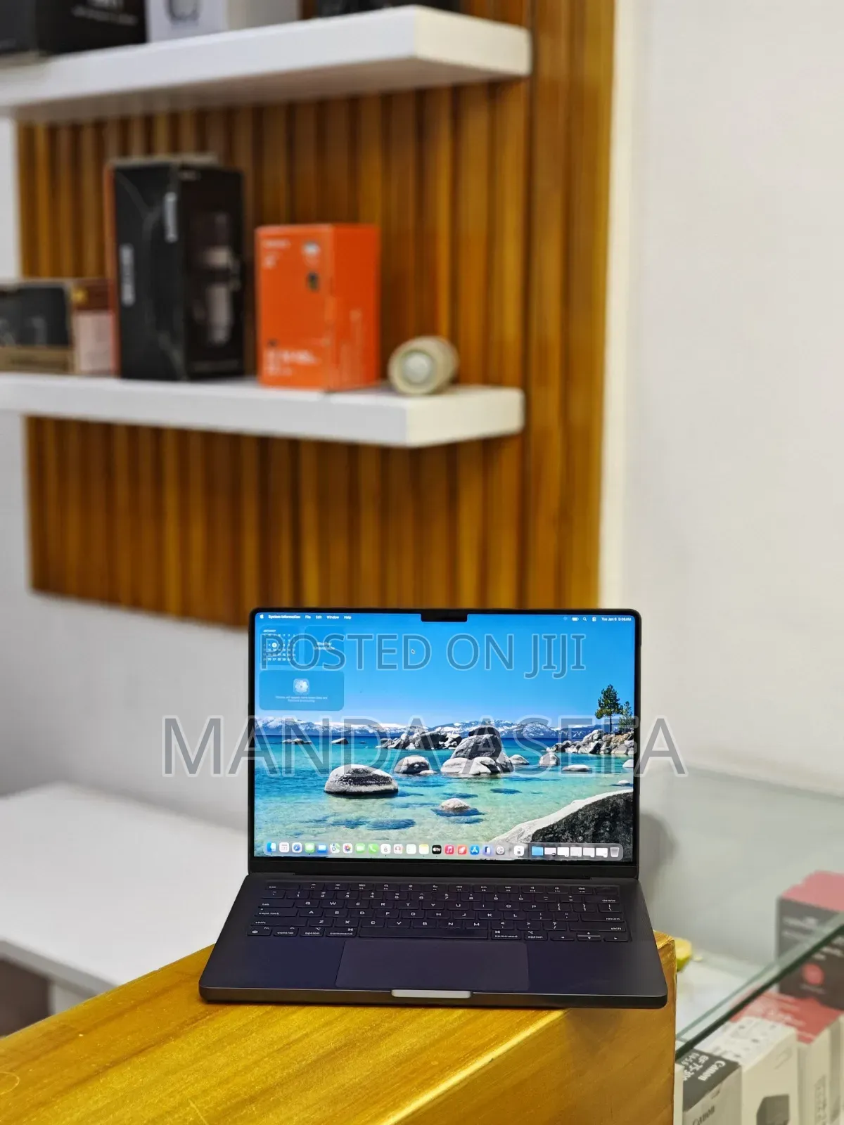 New Laptop Apple MacBook Pro 18GB Apple M3 SSD 512GB