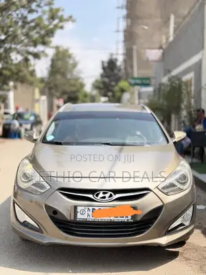 Hyundai i40 2013 Gold