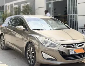 Hyundai i40 2013 Gold