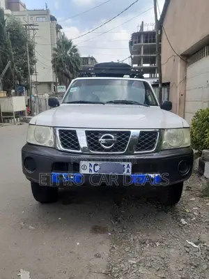 Nissan Patrol 2012 White