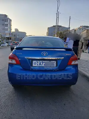 Toyota Yaris Base Sedan 4dr 2011 Blue