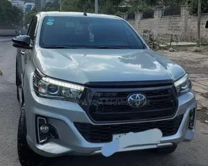 Toyota Hilux 2020 Silver
