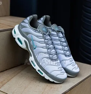 Airmax Plus Tn "Light Smoke Grey