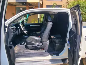 Toyota Hilux 2017 Ivory