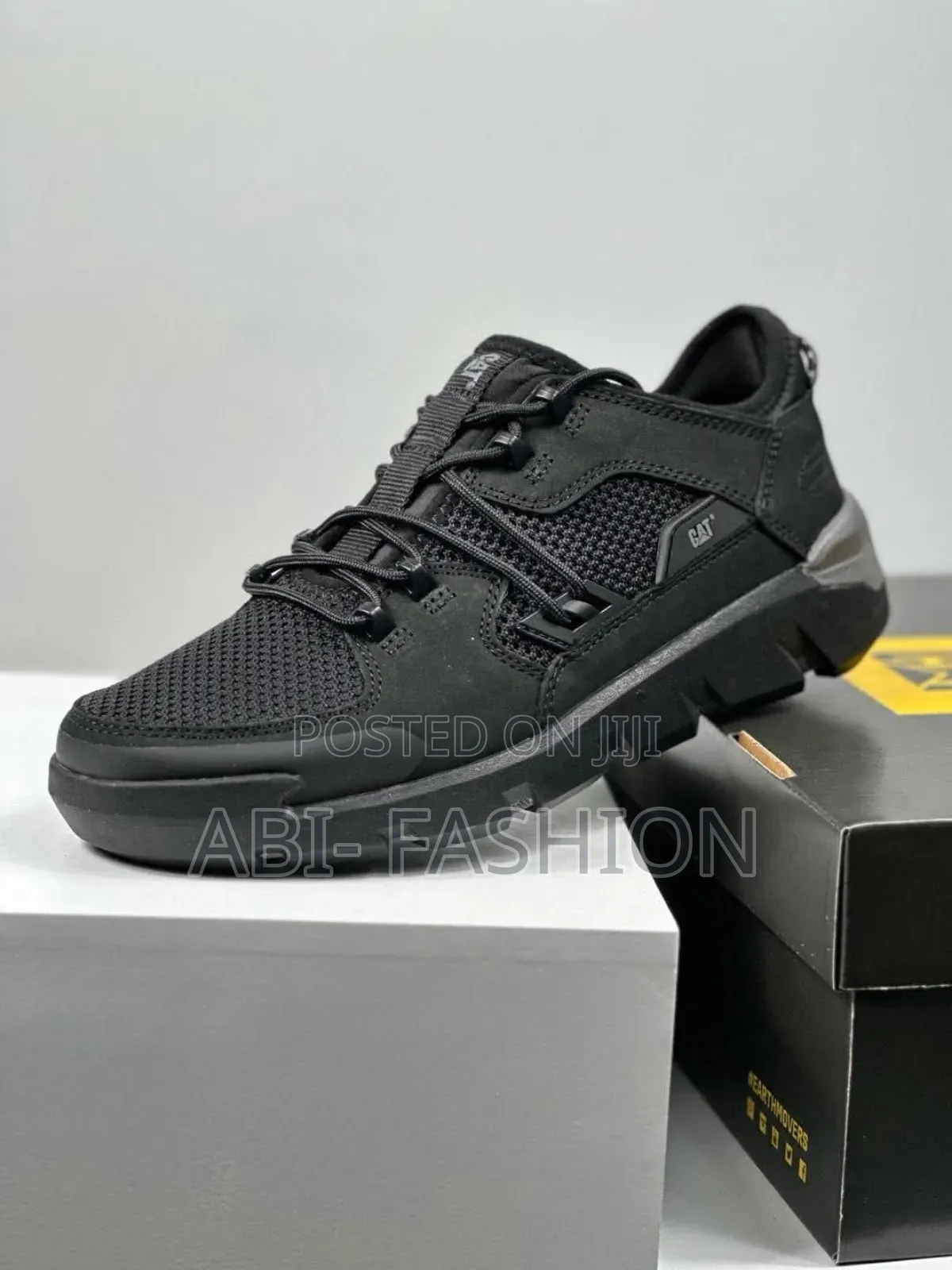 Caterpillar Triple Black