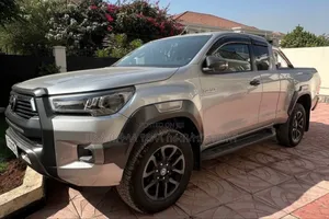 Toyota Hilux 2021 Off white