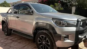 Toyota Hilux 2021 Off white