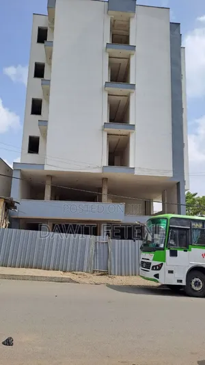 በመሀል ከተማ G+5 ህንፃ