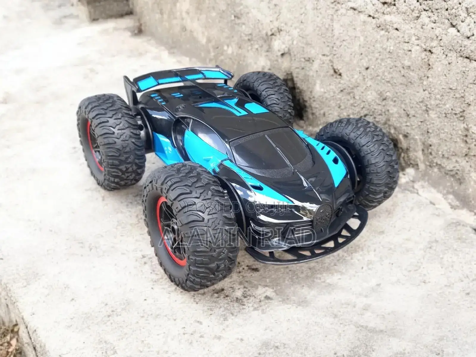 Maniak R/C Car