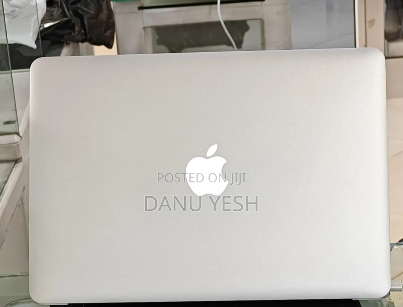 New Laptop Apple MacBook Pro 32GB Intel Core I9 SSD 512GB