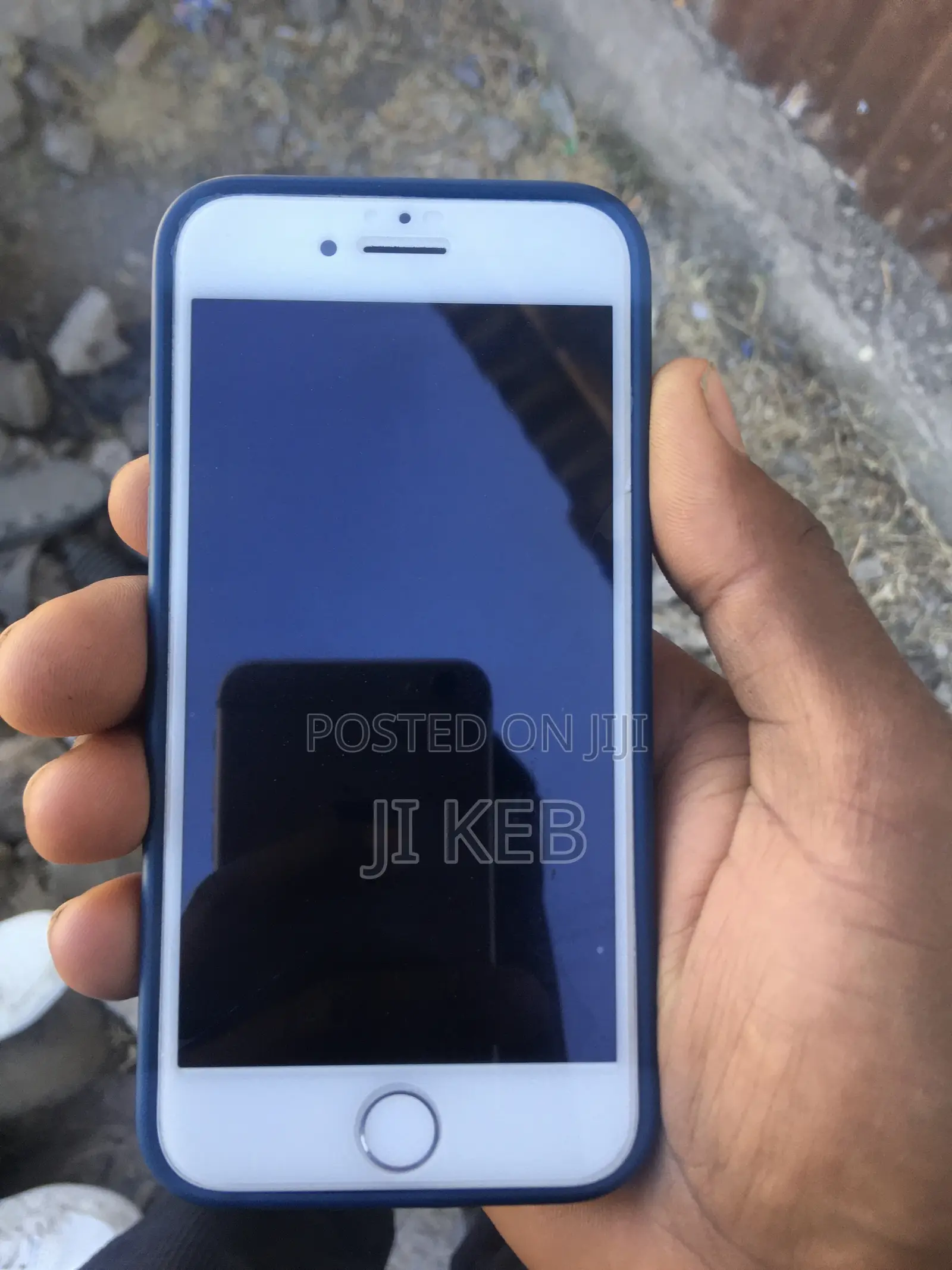 New Apple iPhone 8 64 GB Gold