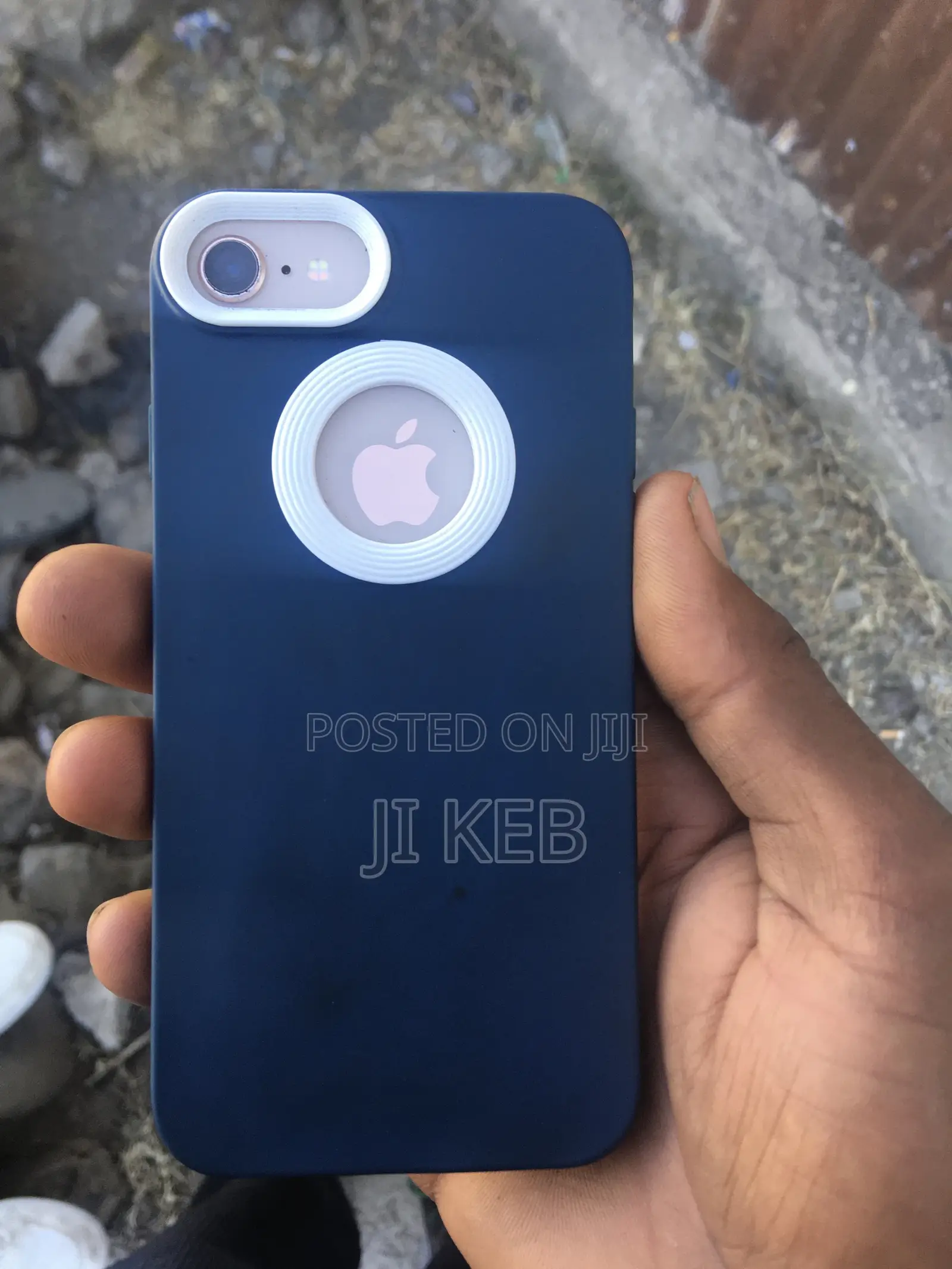 New Apple iPhone 8 64 GB Gold