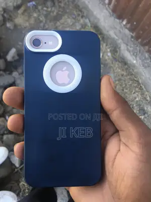 New Apple iPhone 8 64 GB Gold