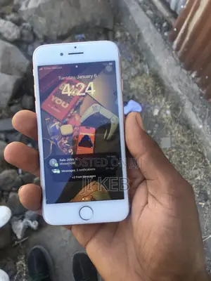 New Apple iPhone 8 64 GB Gold