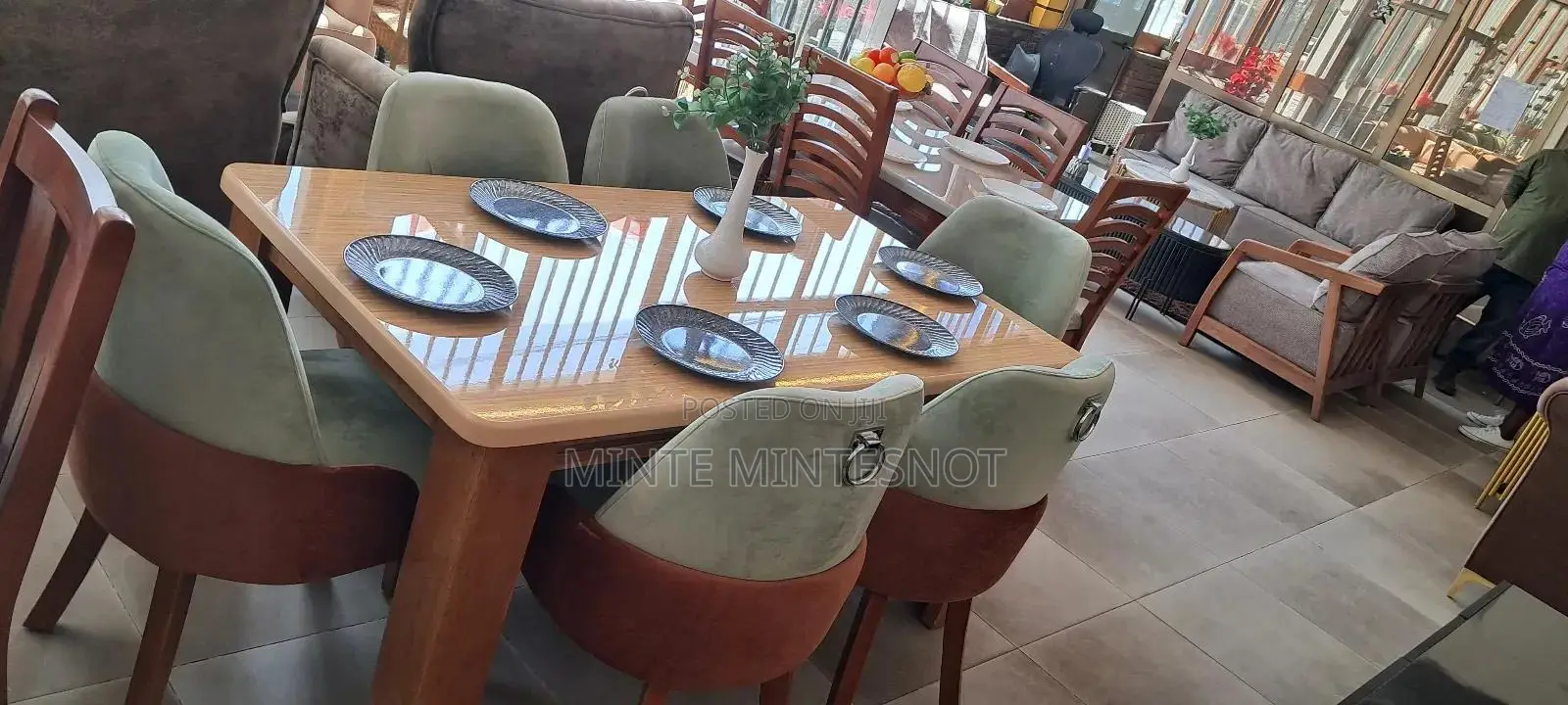 እብድ እብድ ያሉ Dining Tableዎችን ሲፈልጉ Hello ይበሉን እንደቤተሰብ ሰርተን እንደቤተሰብ ይወስዳሉ