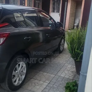 Toyota Yaris 2014 Burgundy