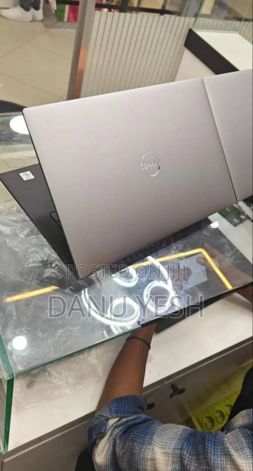 New Laptop Dell Precision 5550 16GB Intel Core I7 SSD 512GB