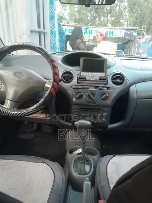 Toyota Vitz 2001 Blue