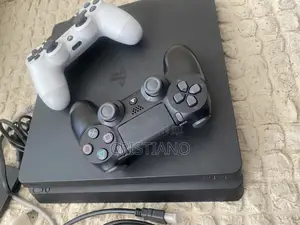 Playstation 4 Slim