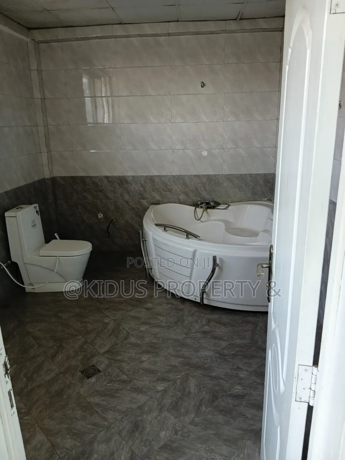 6bdrm House in Mekaele Africa, Nifas Silk-Lafto for rent