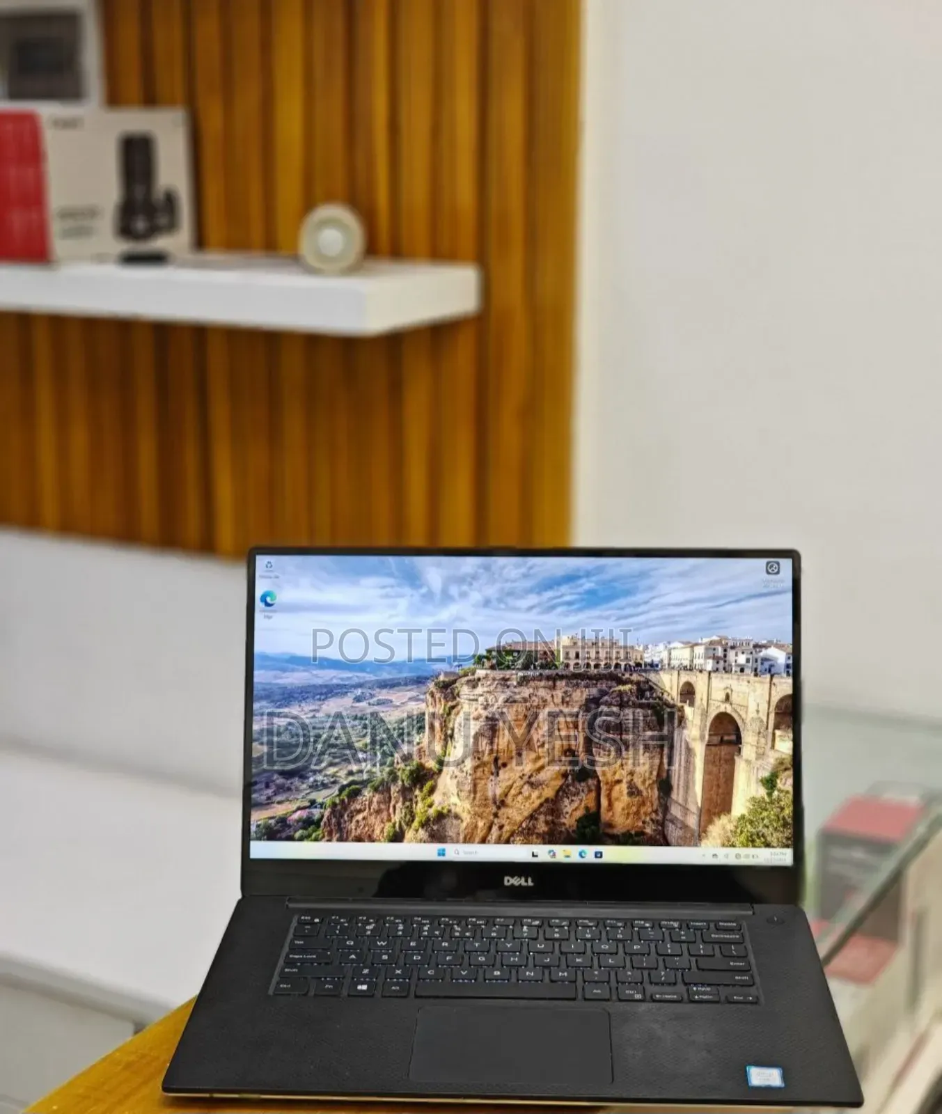 New Laptop Dell XPS 15 16GB Intel Core I7 SSD 256GB