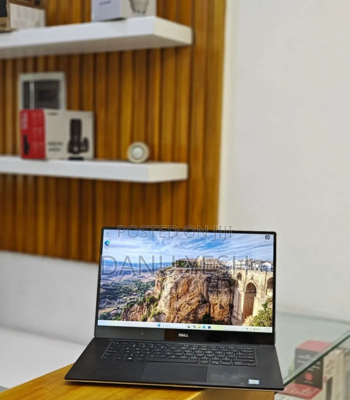 New Laptop Dell XPS 15 16GB Intel Core I7 SSD 256GB