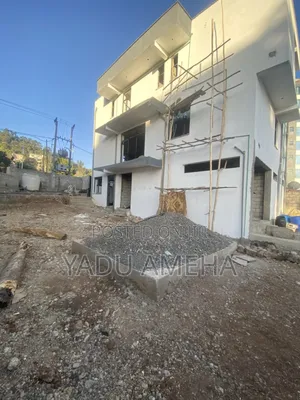 5bdrm House in Yeka for sale