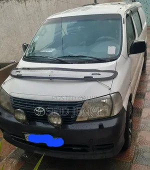 Toyota HiAce 2008 White