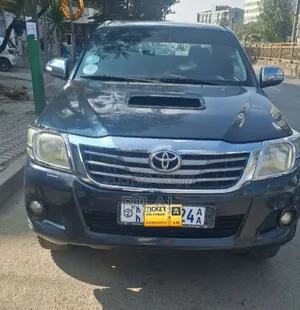 Toyota Hilux 2013 Black