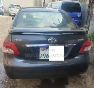 Toyota Yaris 2010 Gray
