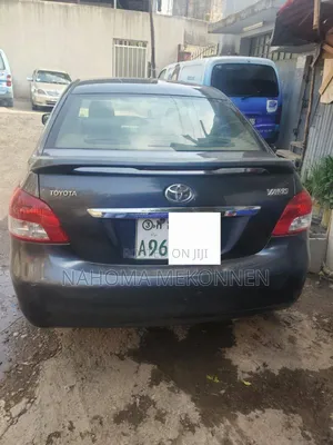 Toyota Yaris 2010 Gray