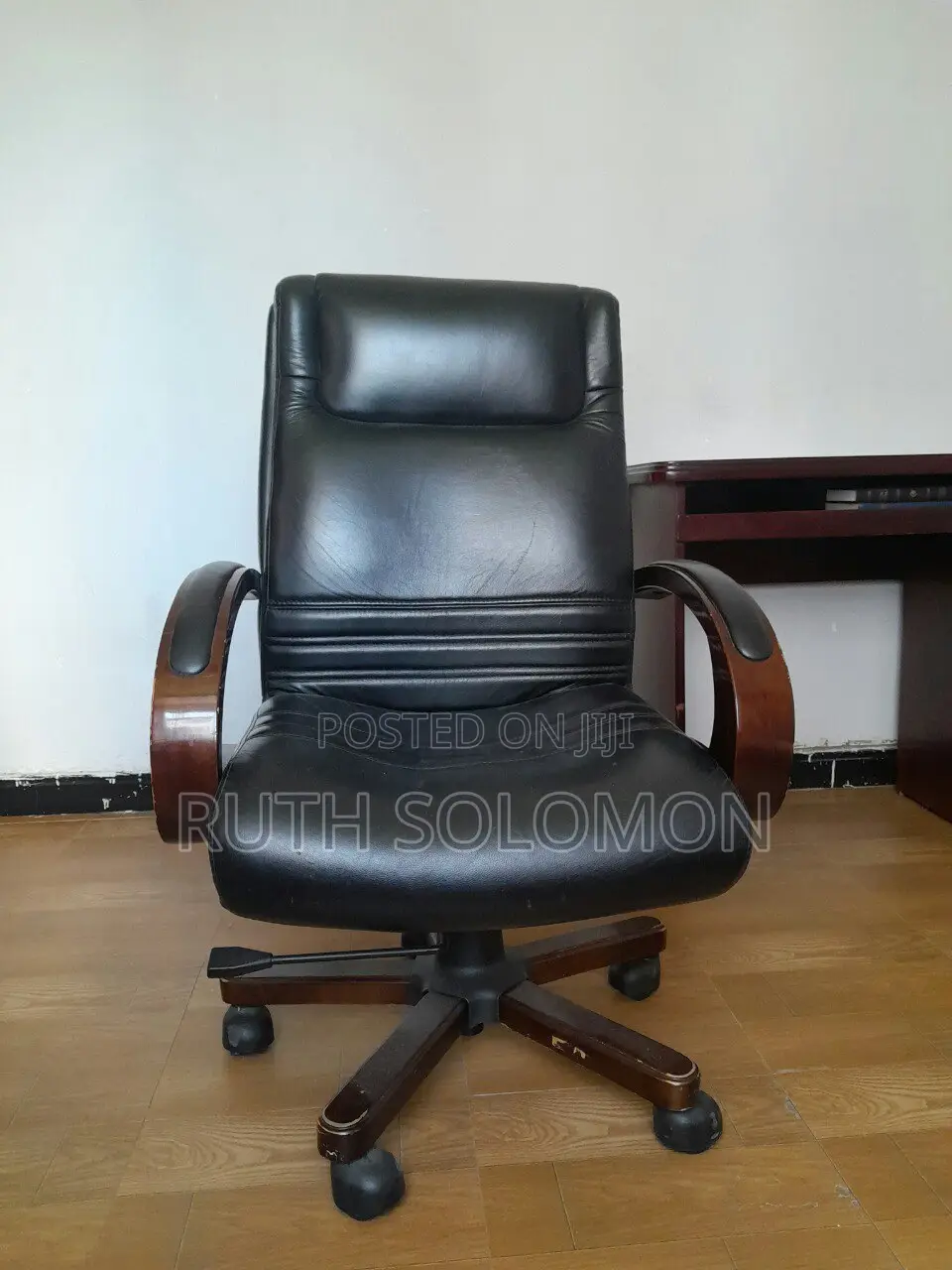 Mangerial Chair