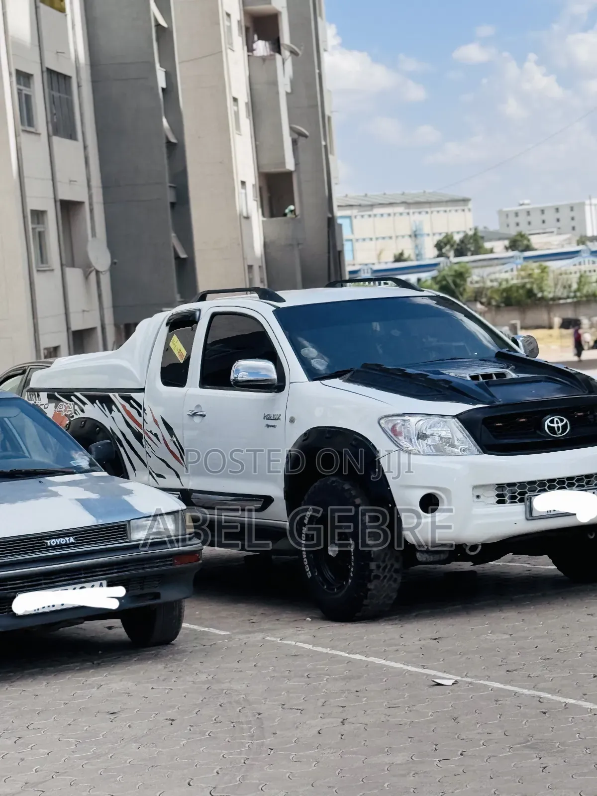Toyota Hilux 2.5 D-4D 4X4 SRX 2011 White