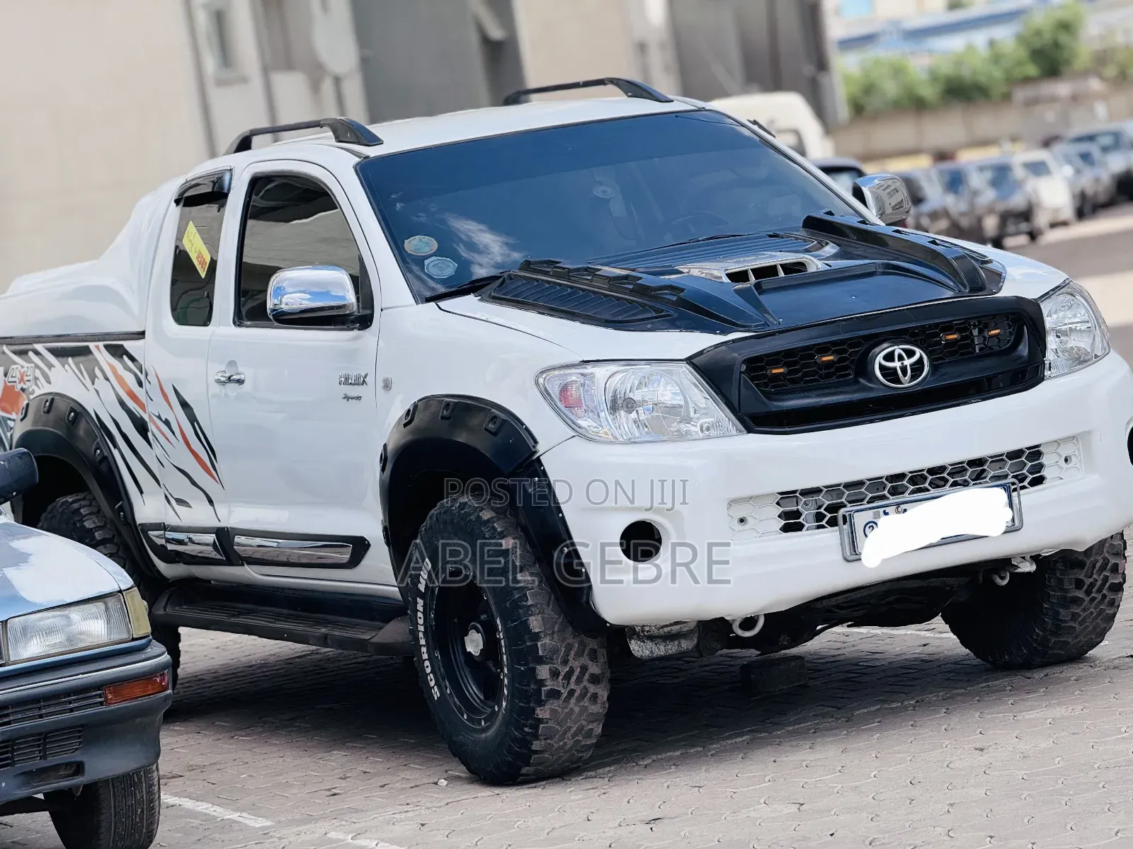 Toyota Hilux 2.5 D-4D 4X4 SRX 2011 White