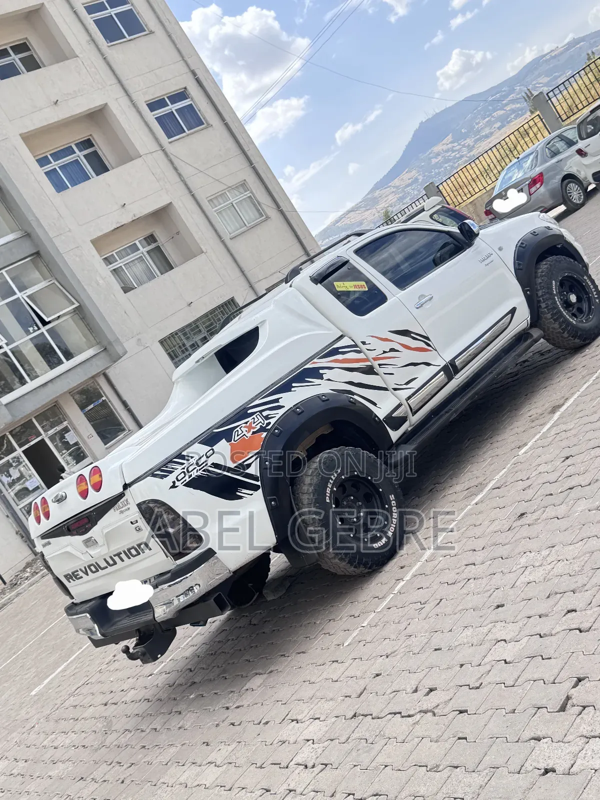 Toyota Hilux 2.5 D-4D 4X4 SRX 2011 White