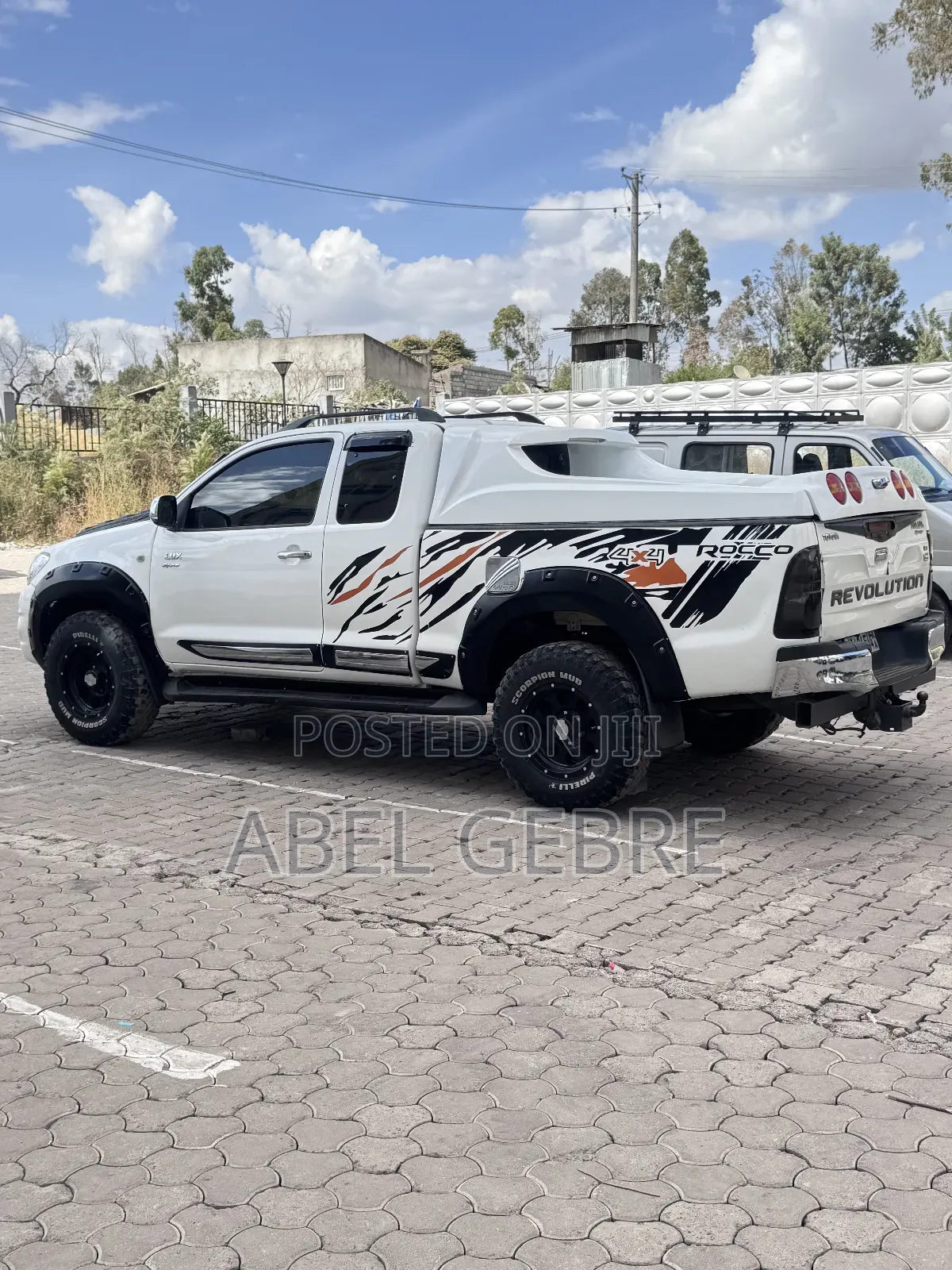 Toyota Hilux 2.5 D-4D 4X4 SRX 2011 White