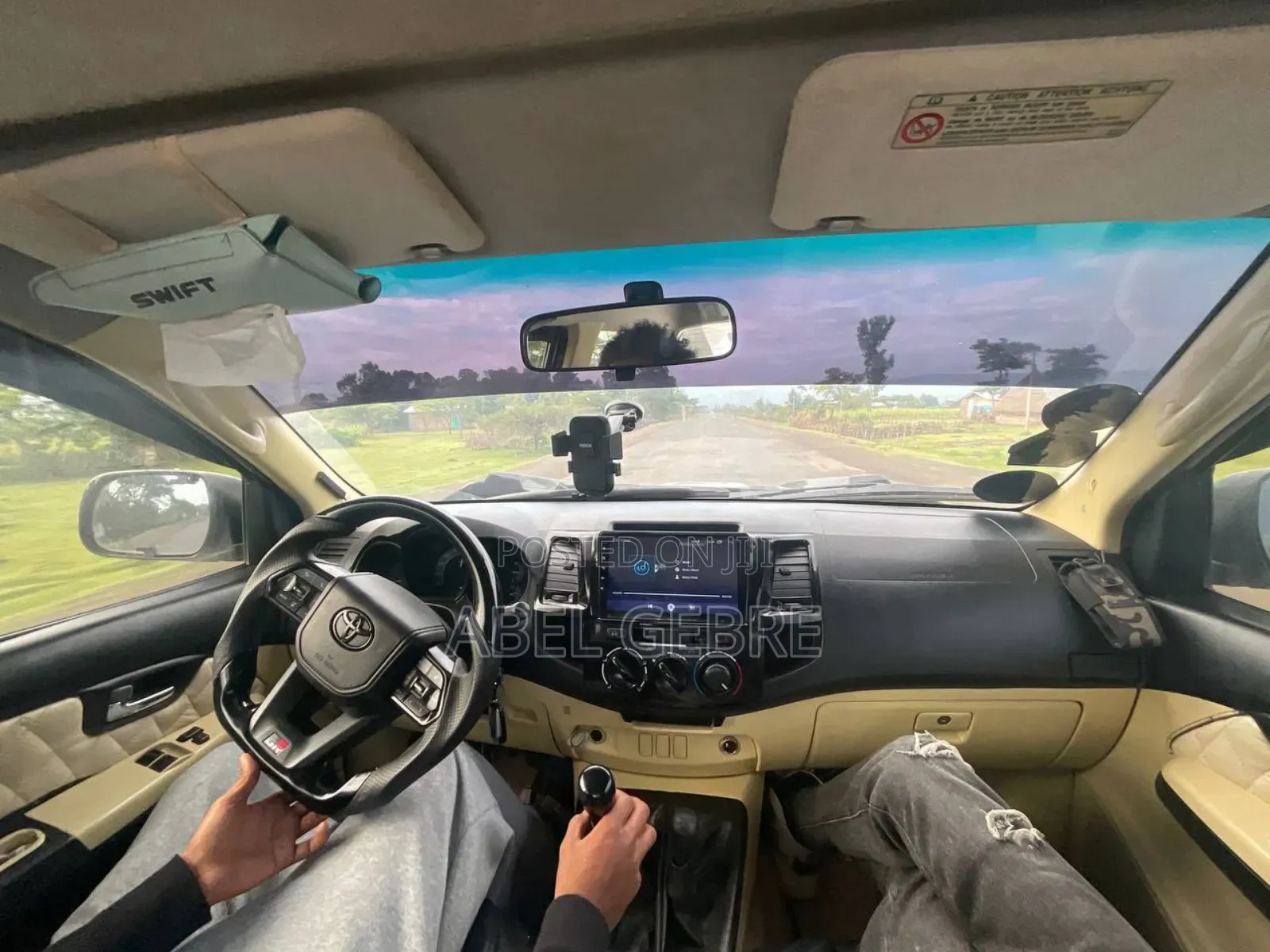 Toyota Hilux 2.5 D-4D 4X4 SRX 2011 White