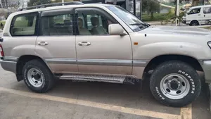 Toyota Land Cruiser 2004 Gold