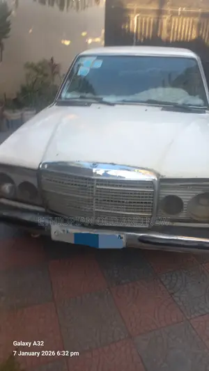 Mercedes-Benz 200 1982 White
