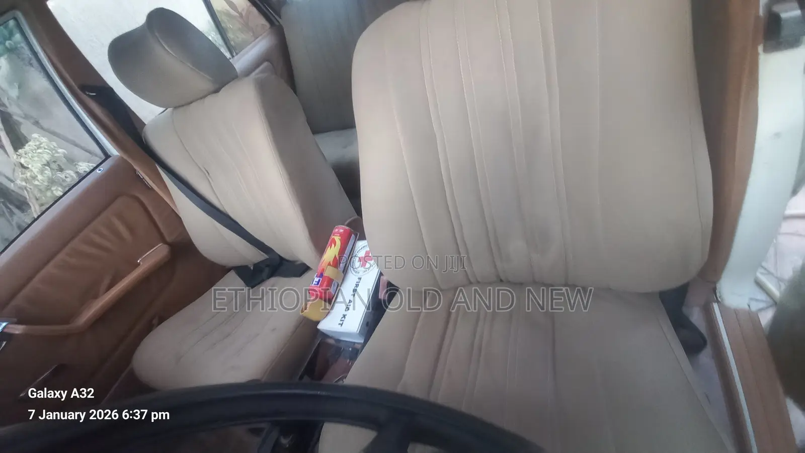 Mercedes-Benz 200 1982 White