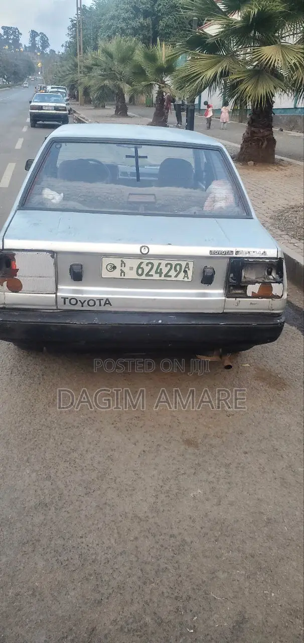 Toyota Corolla 1986 Silver