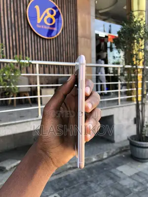 Apple iPhone 8 64 GB Gold