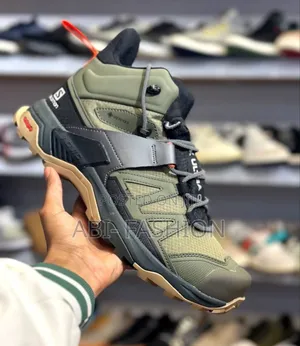 Salomon Men's X Ultra 4 Mid Gore-Tex Hiking Shoe